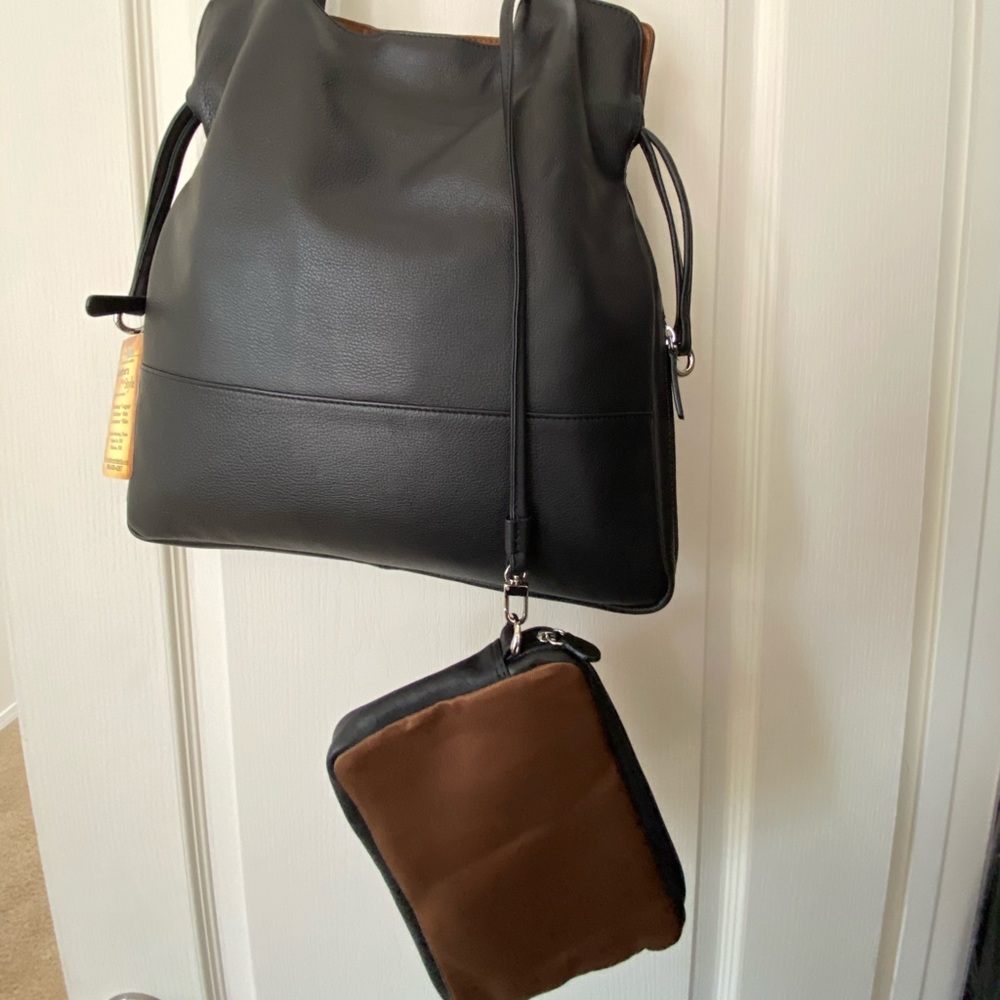 Leathers With Style Purse With Makeup Bag
